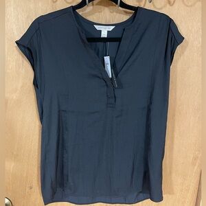 #130- BANANA REPUBLIC-sleeveless blouse-NWT